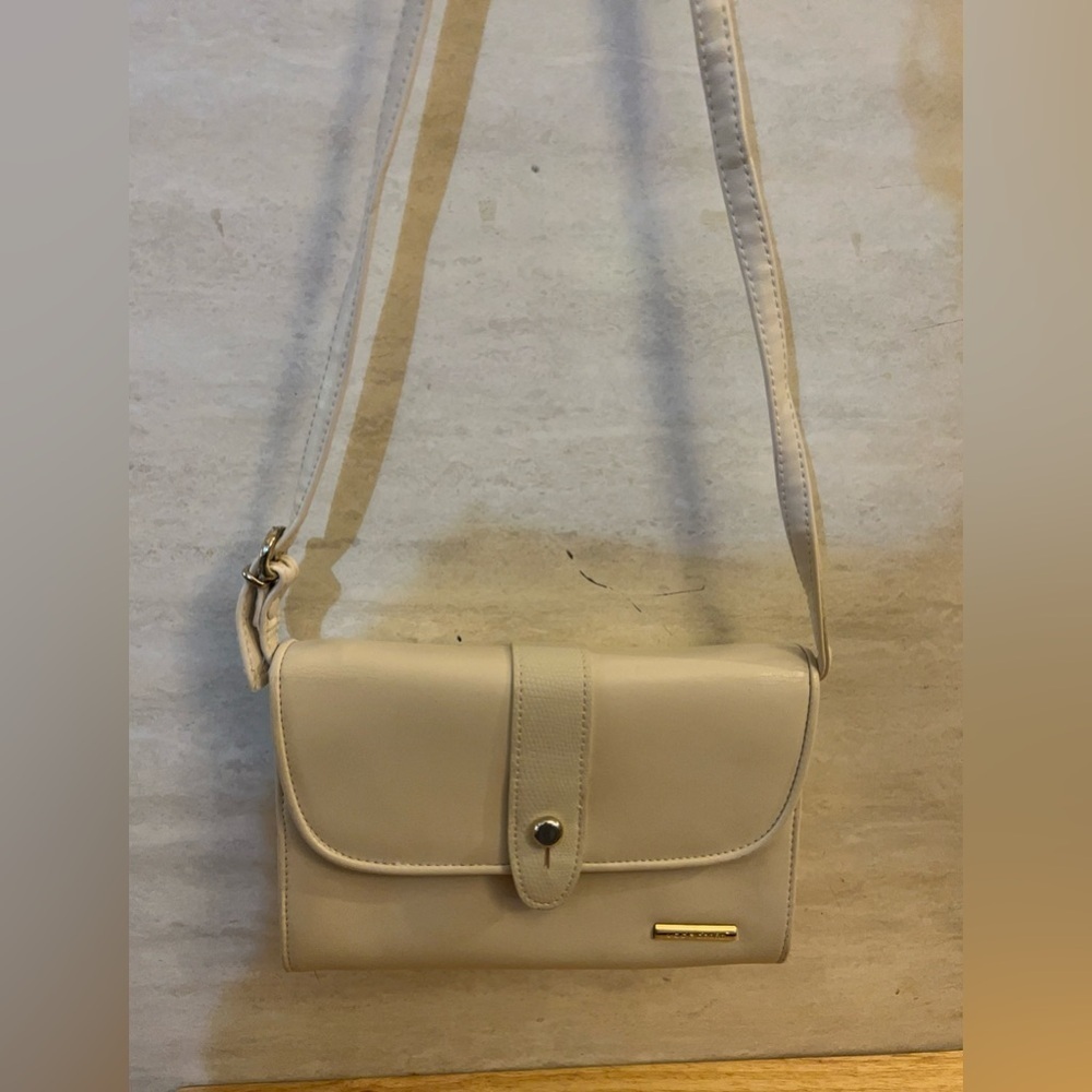 Liz Claiborne Chic Cream Crossbody Bag
